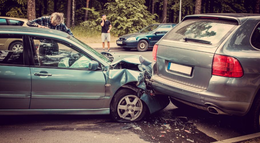 What To Do When Someone Hits a Parked Car and Leaves in California? (2024)